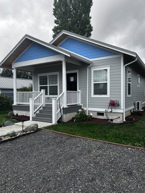121 A St. SouthWest-Unit B Forks, WA. 98331